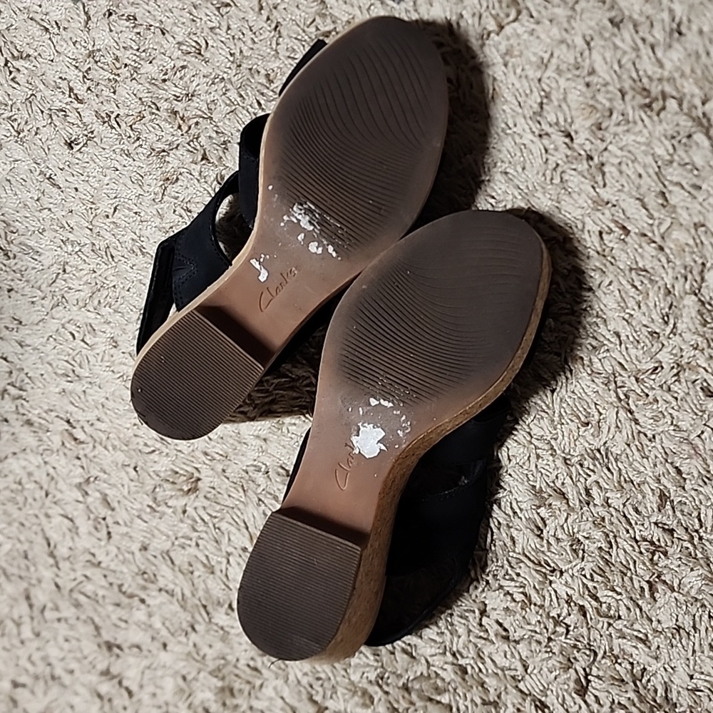 Woman's Clark Sandals - Picture 4 of 5